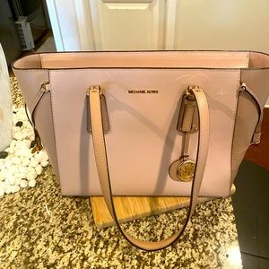 Selling because I need the money for something important& I don’t really use